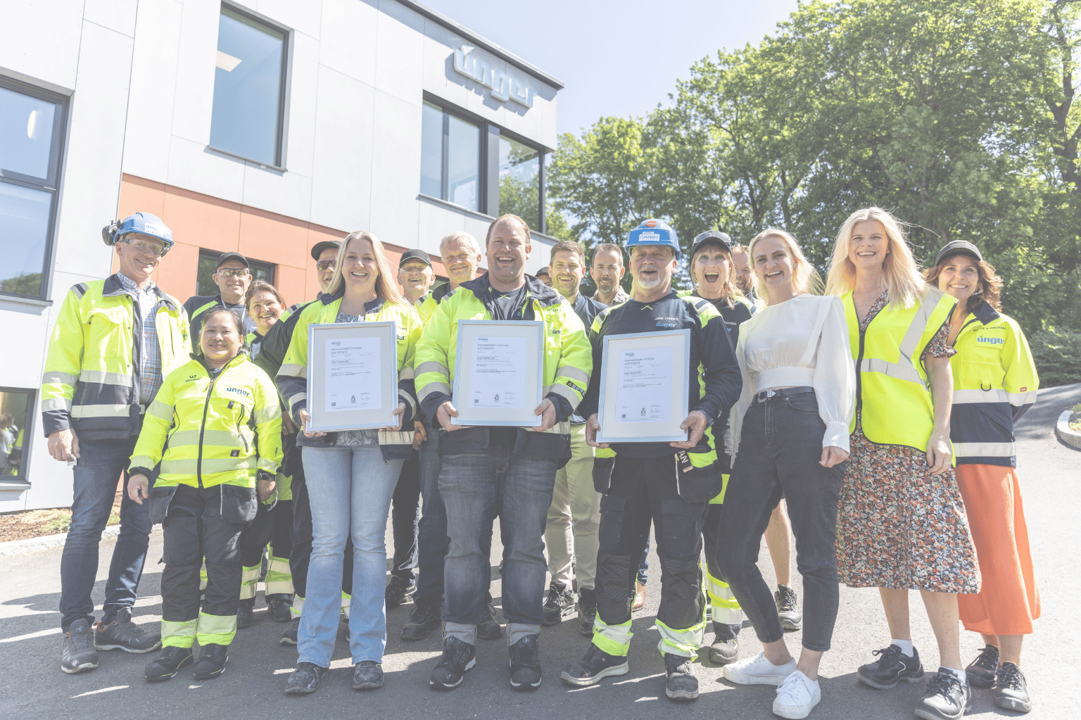 Unger Team with Certificates